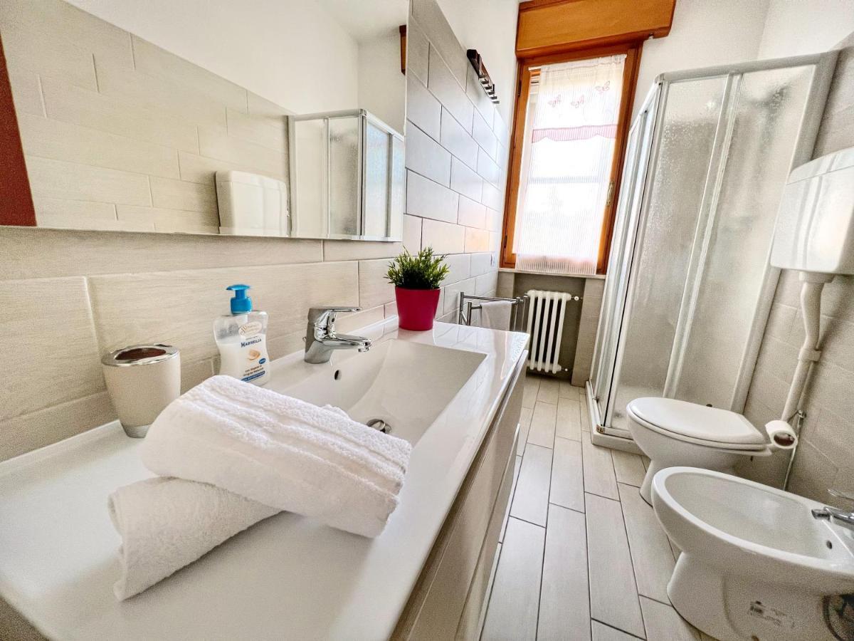 Lovely Apartment A Due Passi Dal Mare Rimini Bagian luar foto